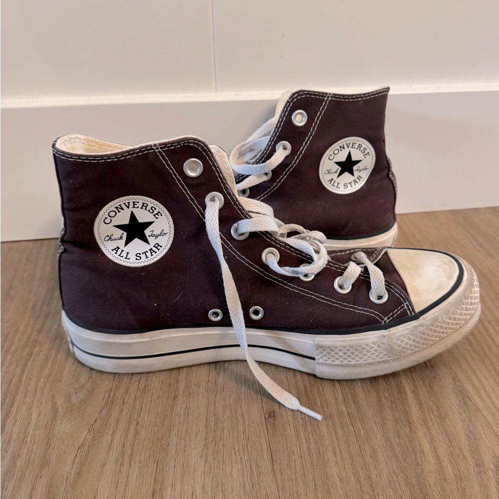 Hightop Brown Converse Sneakers